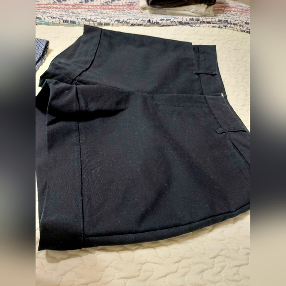 2 pairs of Catherine Malandrino shorts - Picture 4 of 12